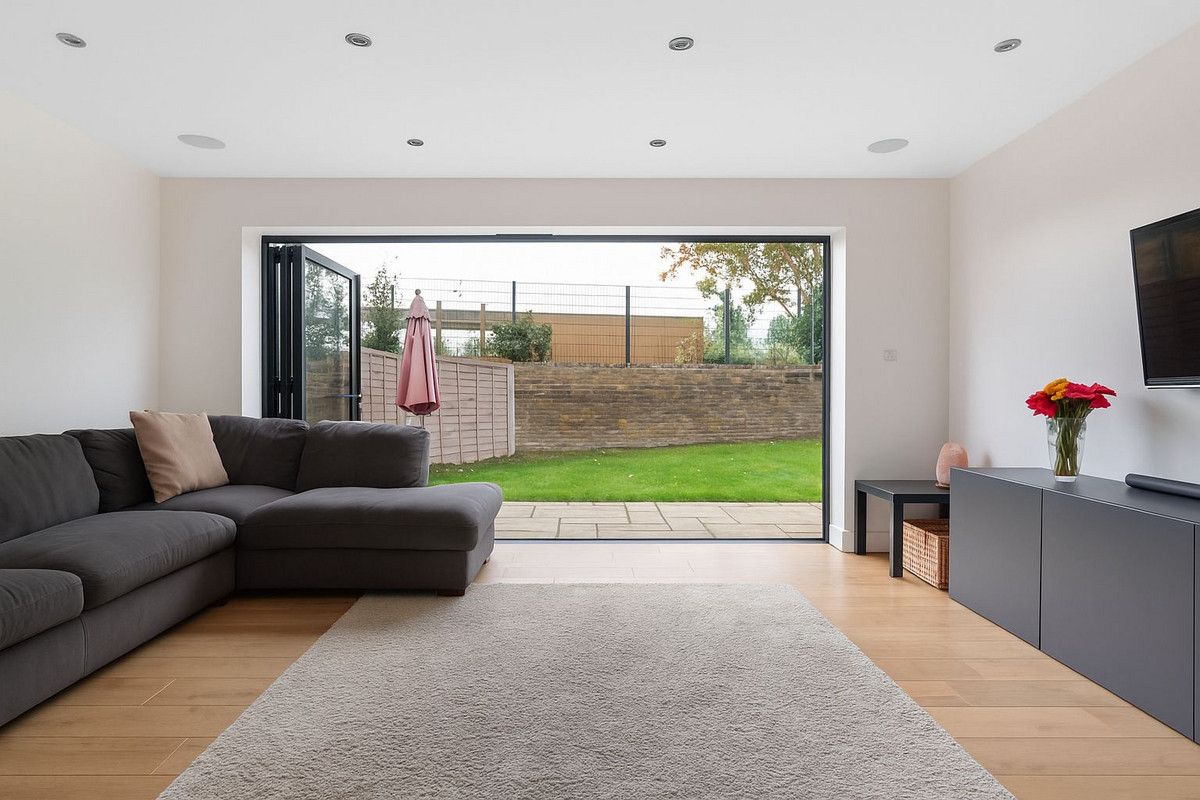 Princes Mews, Hounslow, TW3, photo 16