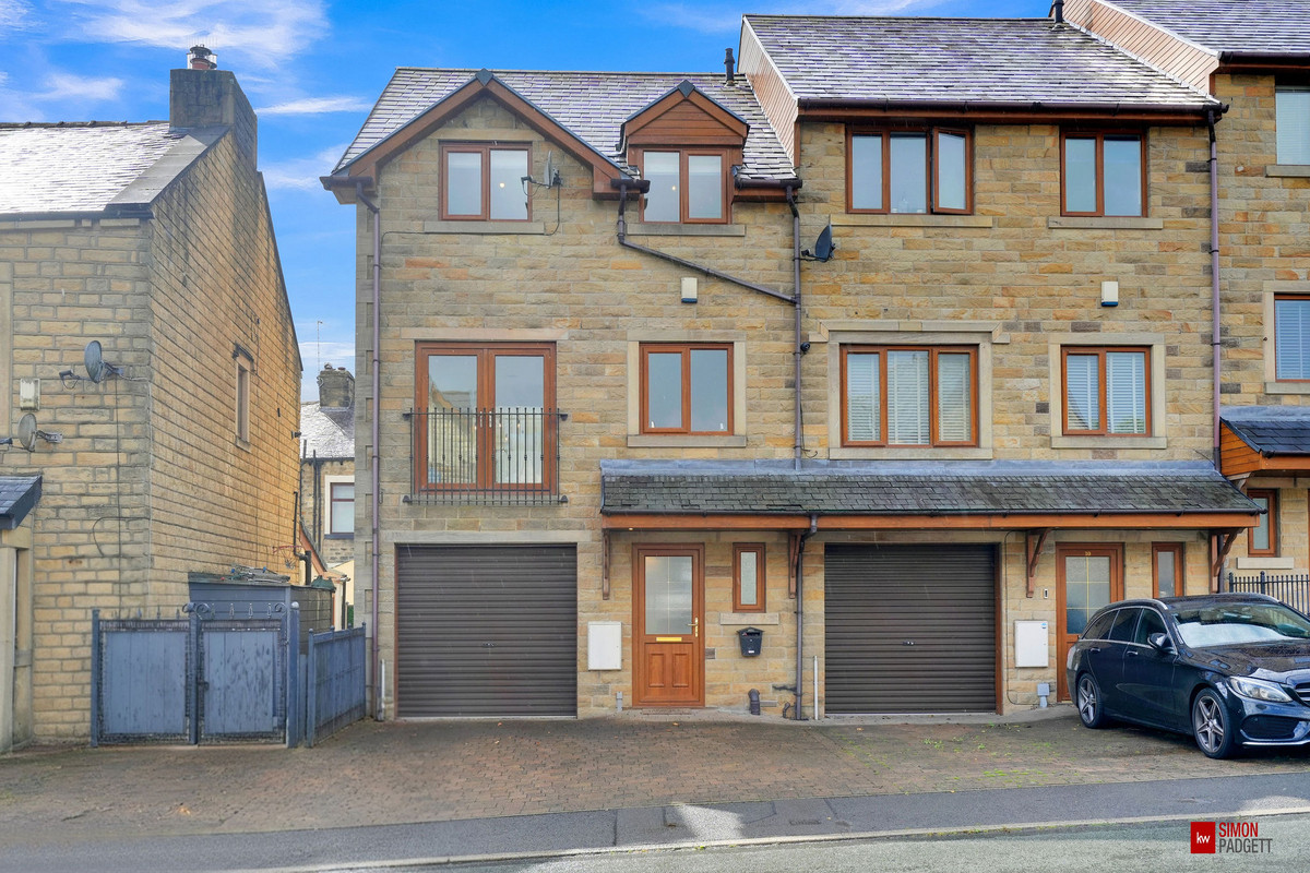 Standroyd Road, Colne, BB8