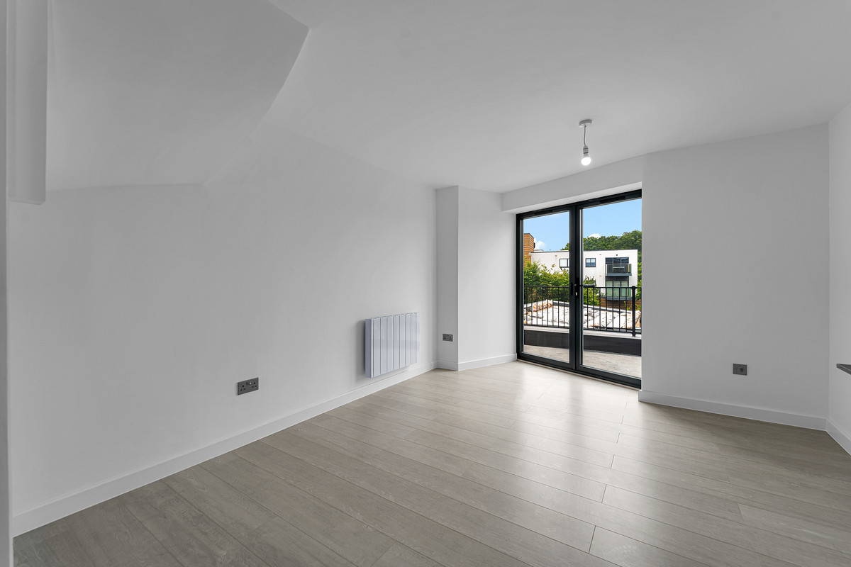 Staines Road, Feltham, TW14, photo 5