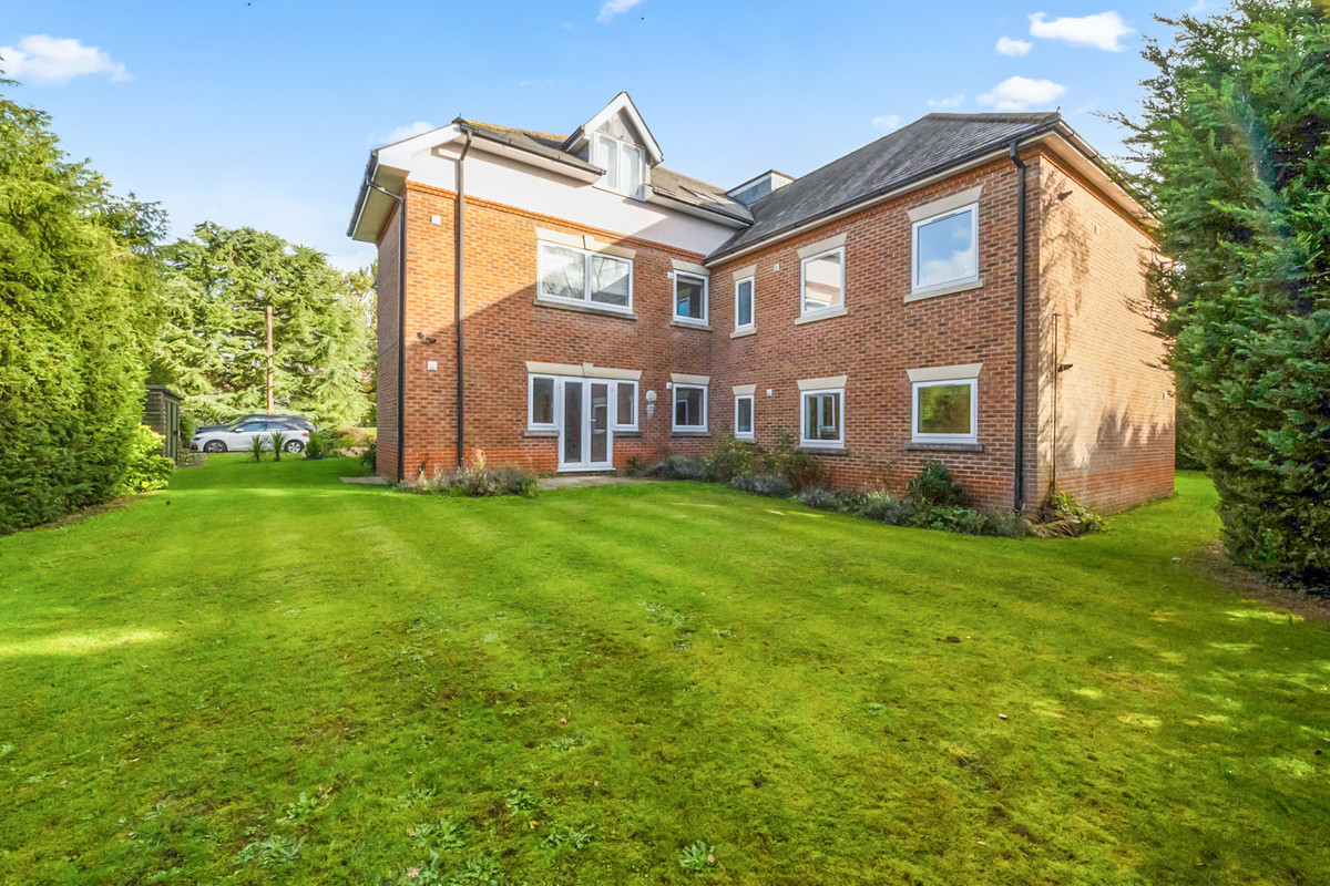 Lawn Close, Datchet, SL3, photo 8