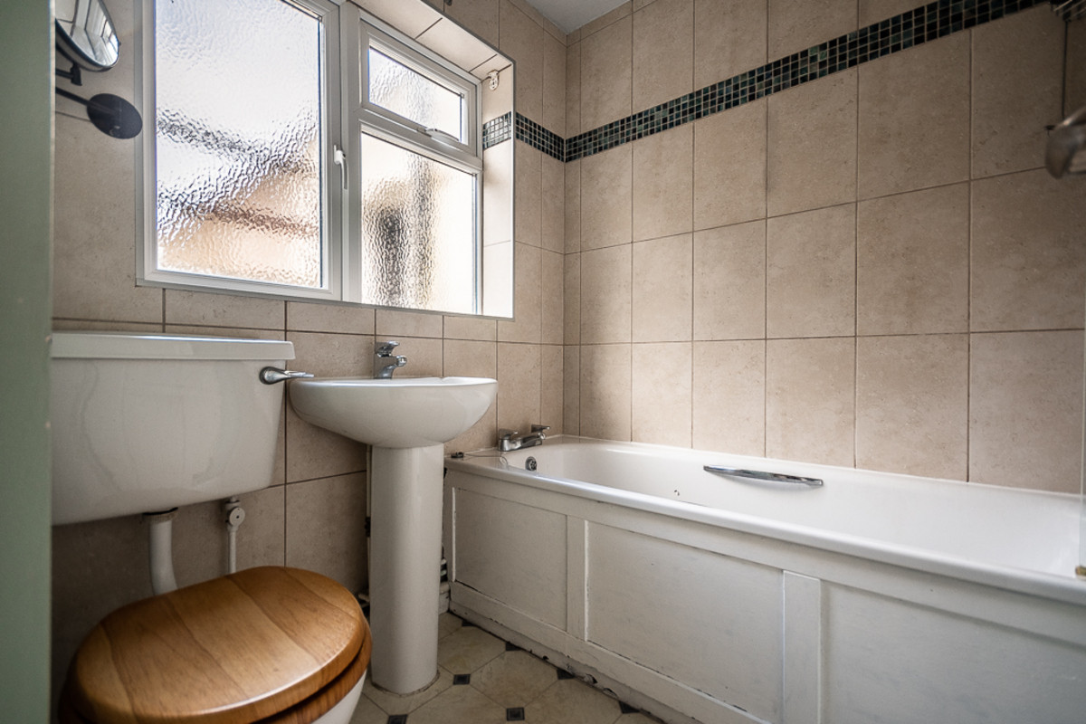 Follett Road, Topsham, EX3, photo 16