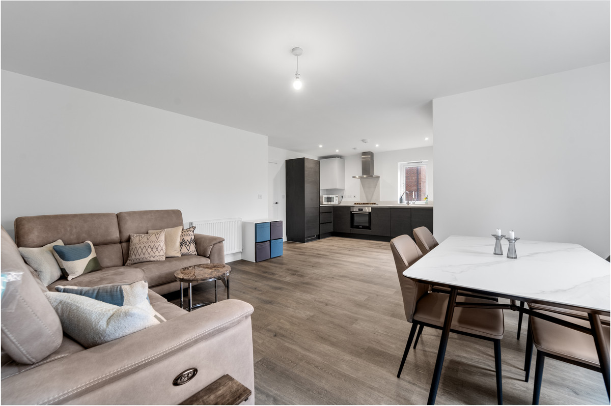 Garrett Crescent, Ottershaw, Chertsey, KT16, photo 2