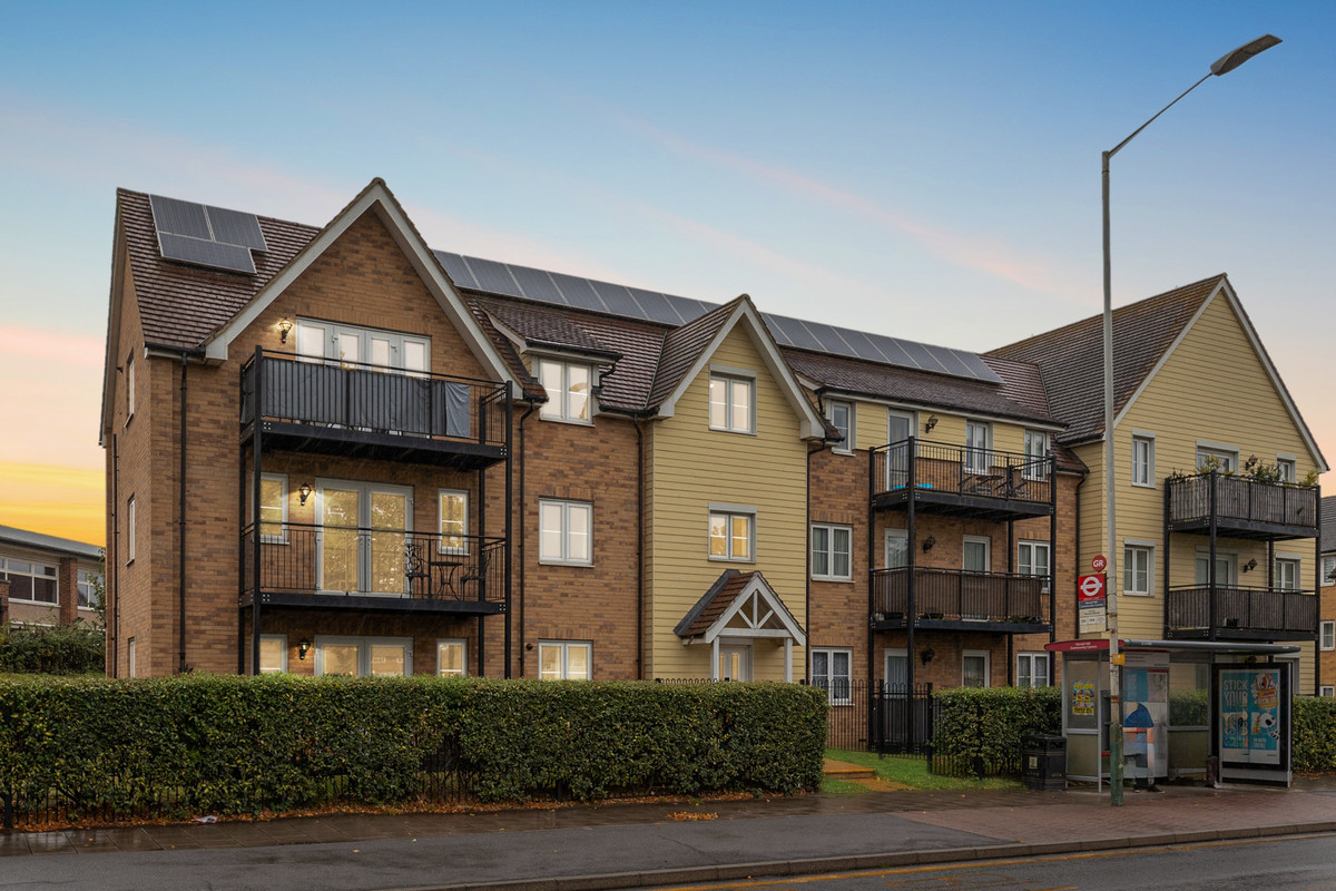 Albermarle House, Bernwelle Avenue, Romford, RM3, photo 4