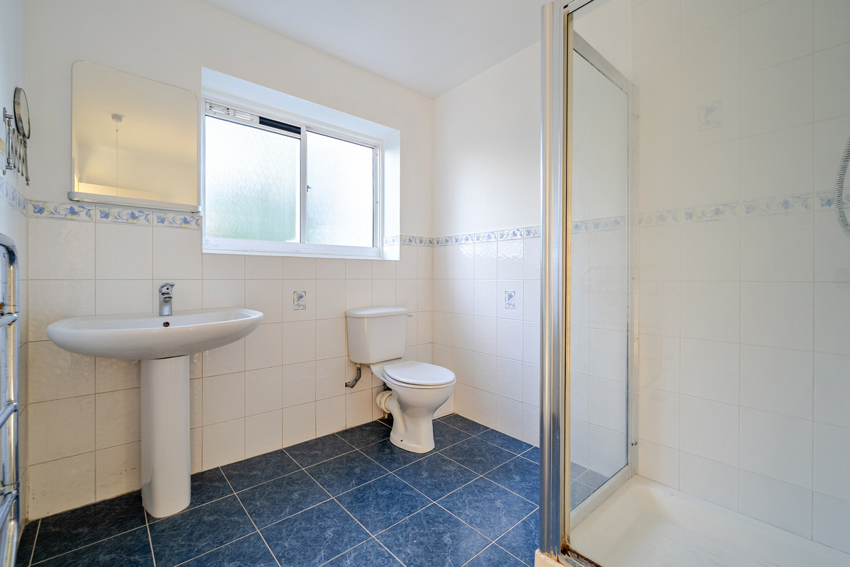 Vale Road, Weybridge, KT13, photo 11