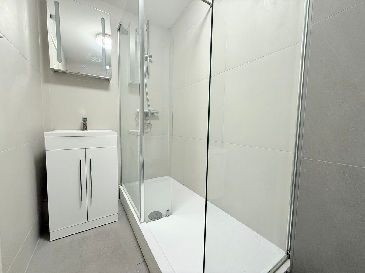 Glovers Lodge, Richmond, TW10, photo 6