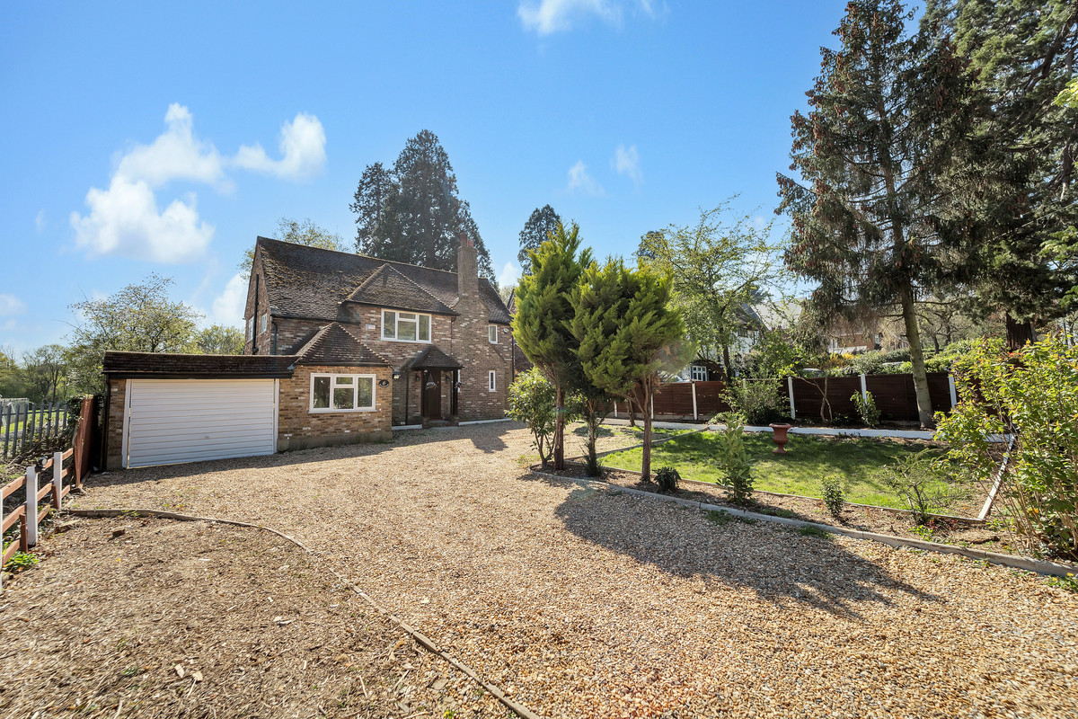 Warren Road, Uxbridge, UB10