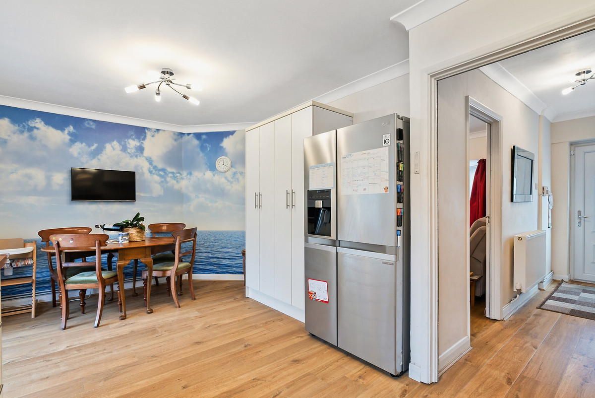 Brightside Avenue, Staines-upon-Thames, TW18, photo 22