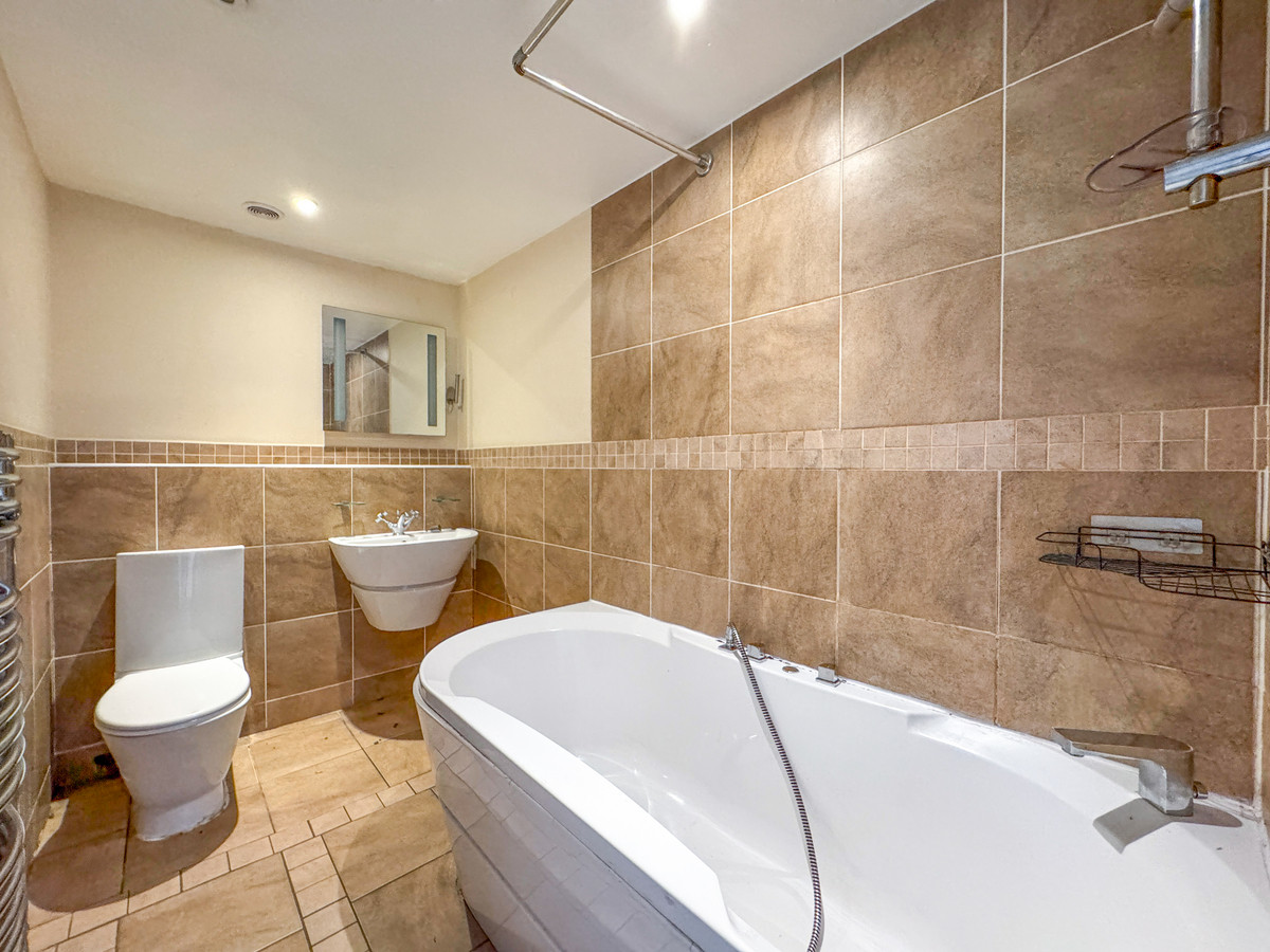 Apperley Drive, Gloucester, GL2, photo 3