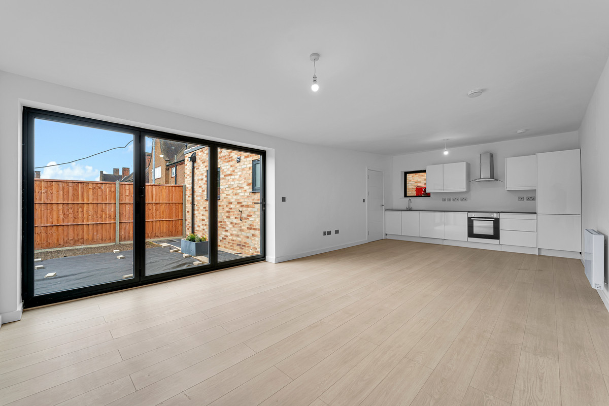 Staines Road, Feltham, TW14