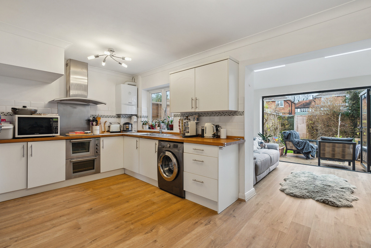 Brightside Avenue, Staines-upon-Thames, TW18, photo 2