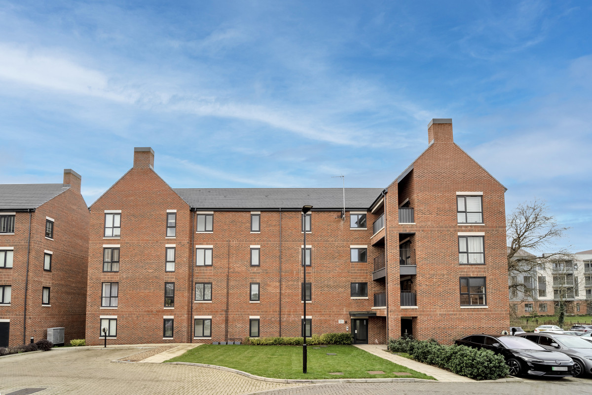 Garrett Crescent, Ottershaw, Chertsey, KT16, photo 13
