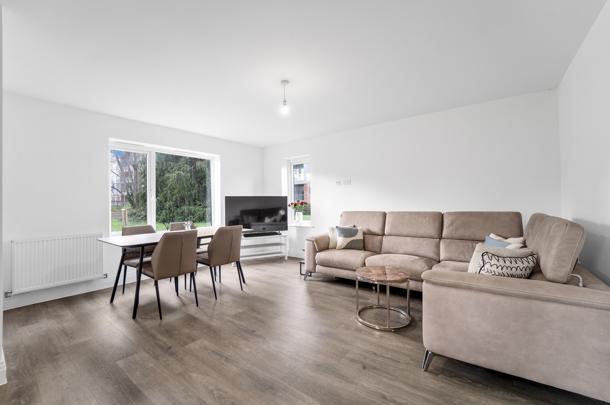 Garrett Crescent, Ottershaw, Chertsey, KT16