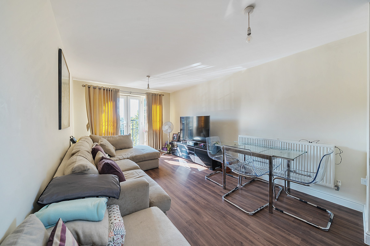 Plantation Close, Bushey, WD23, photo 2