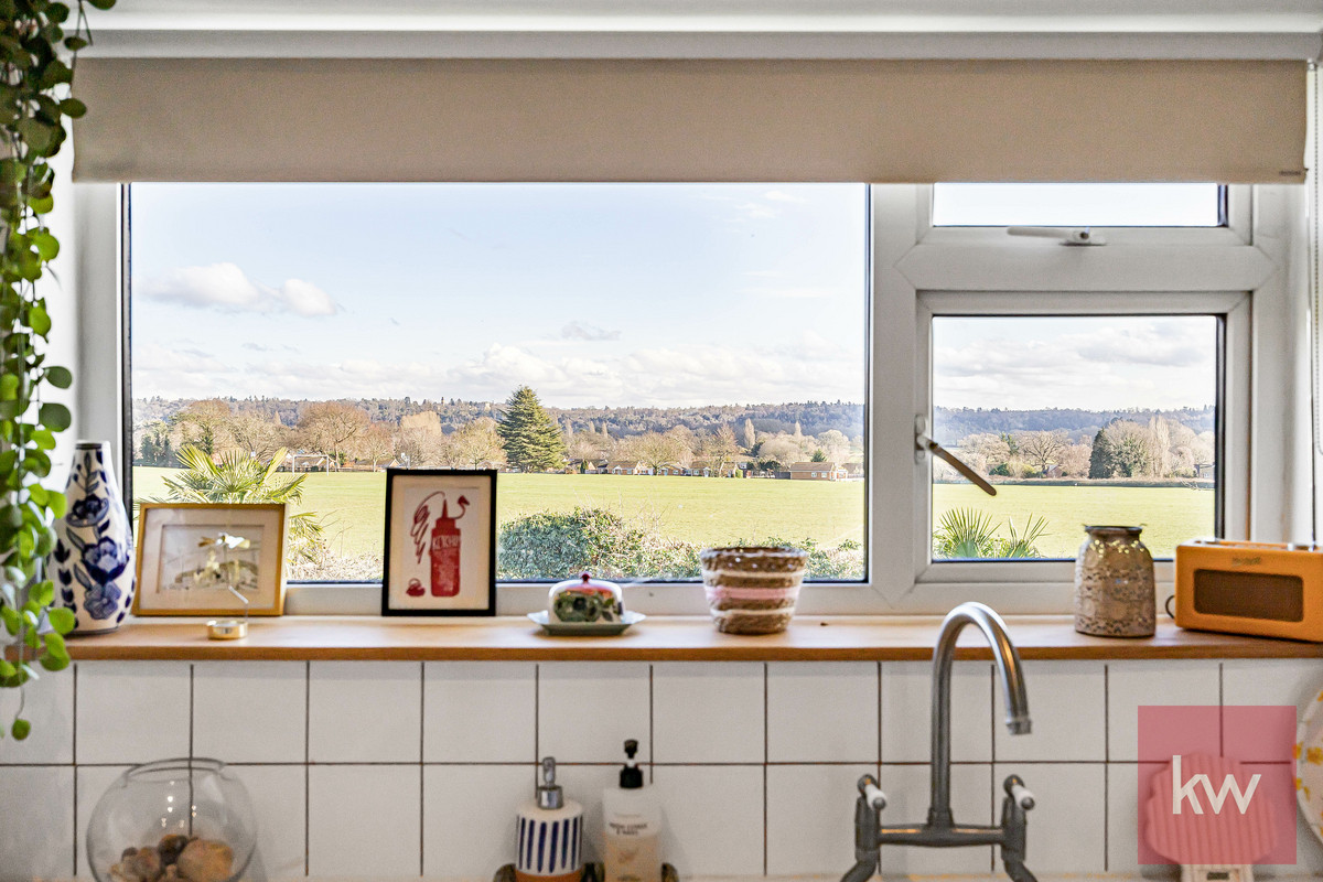 Broom Hill, Cookham, Maidenhead, SL6, photo 12