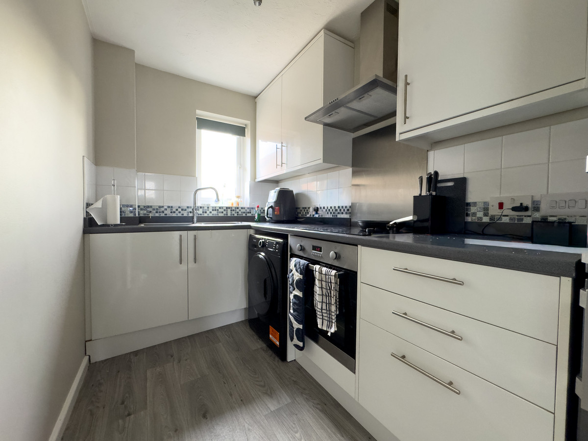 Ellison Close, Gloucester, GL4, photo 2