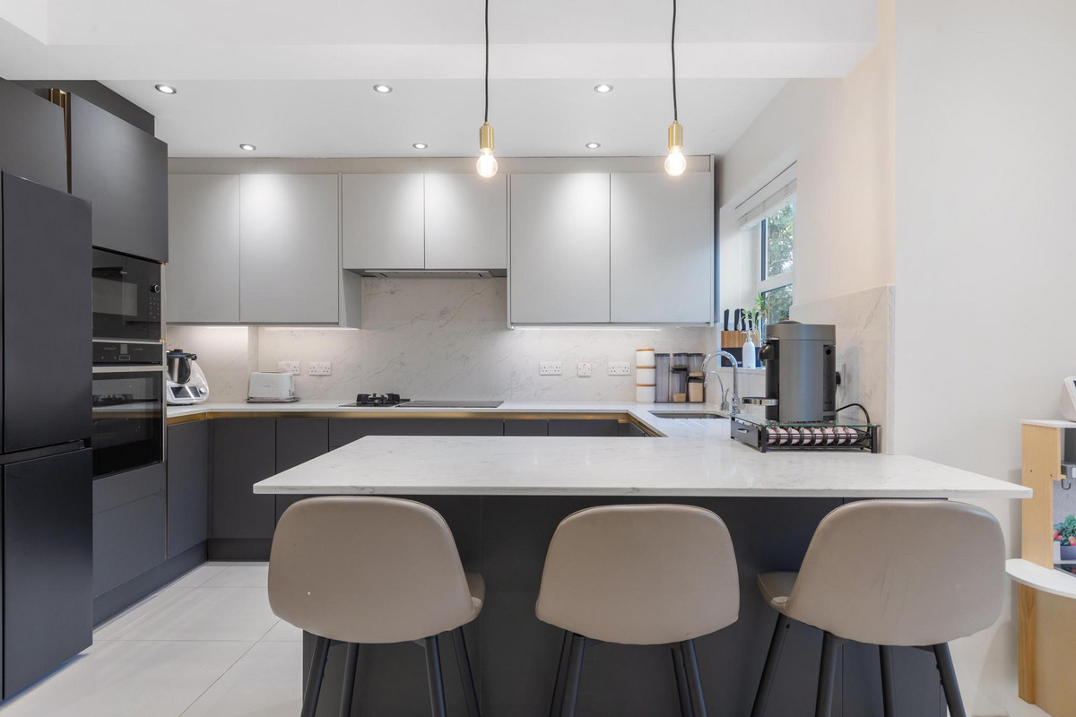 Princes Mews, Hounslow, TW3, photo 3