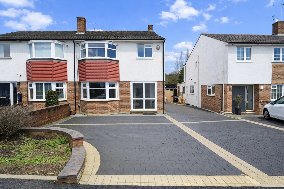Coates Way, Watford, WD25