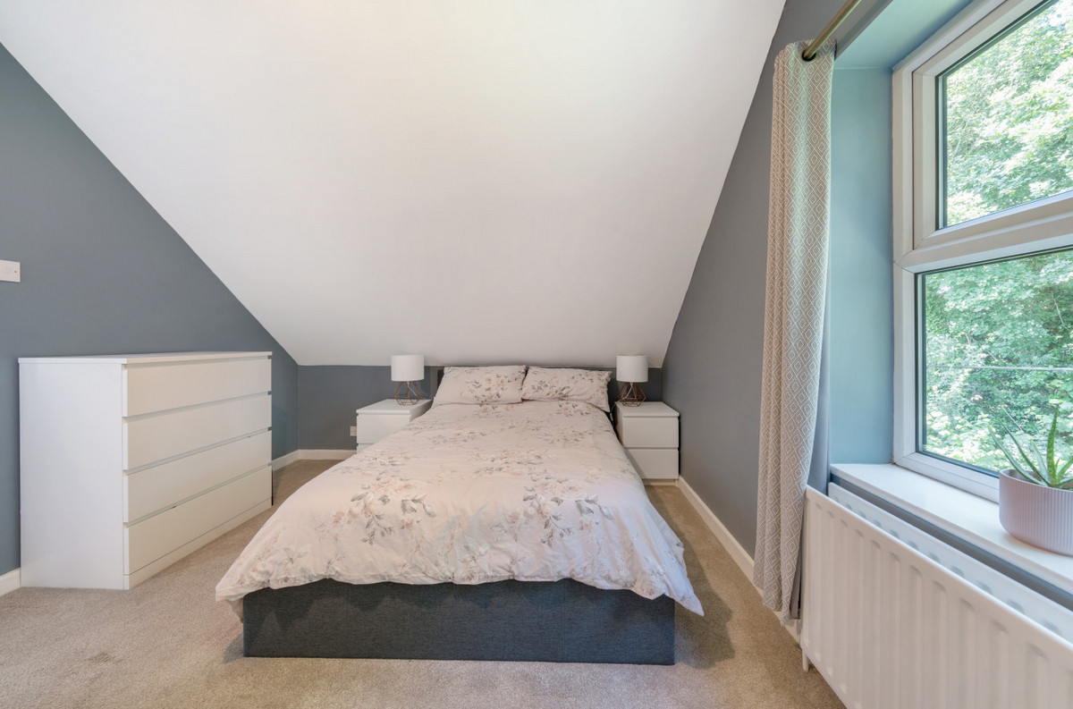 London Court, Newbury, RG14, photo 7