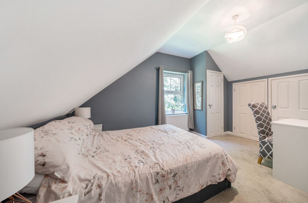 London Court, Newbury, RG14, photo 6