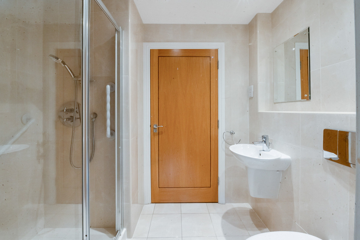 Lawn Close, Datchet, SL3, photo 6