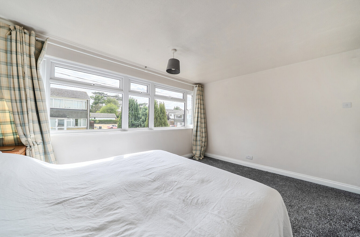 Falkland Garth, Newbury, RG14, photo 12