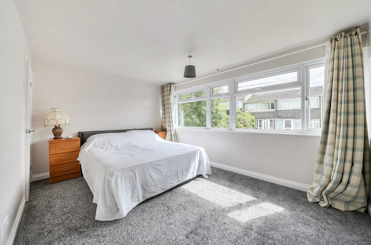 Falkland Garth, Newbury, RG14, photo 5
