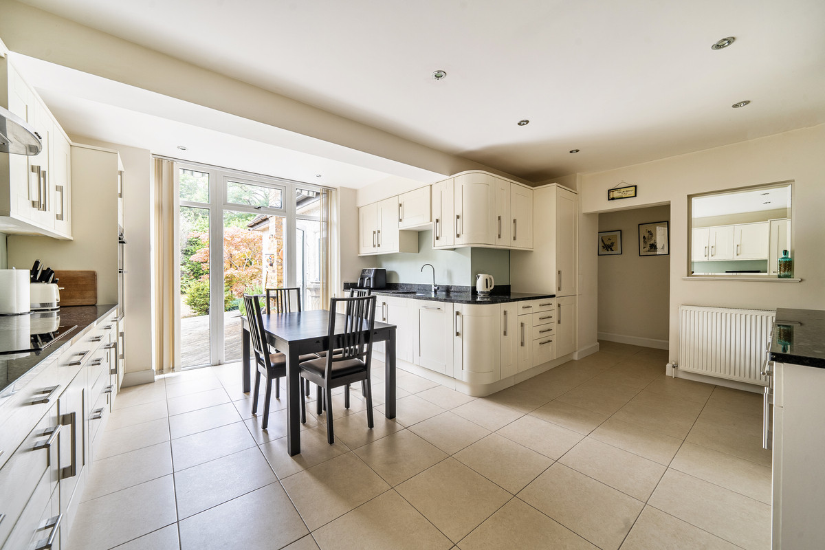 Brook Farm Road, Cobham, KT11