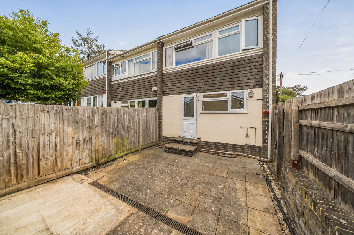 Falkland Garth, Newbury, RG14, photo 19