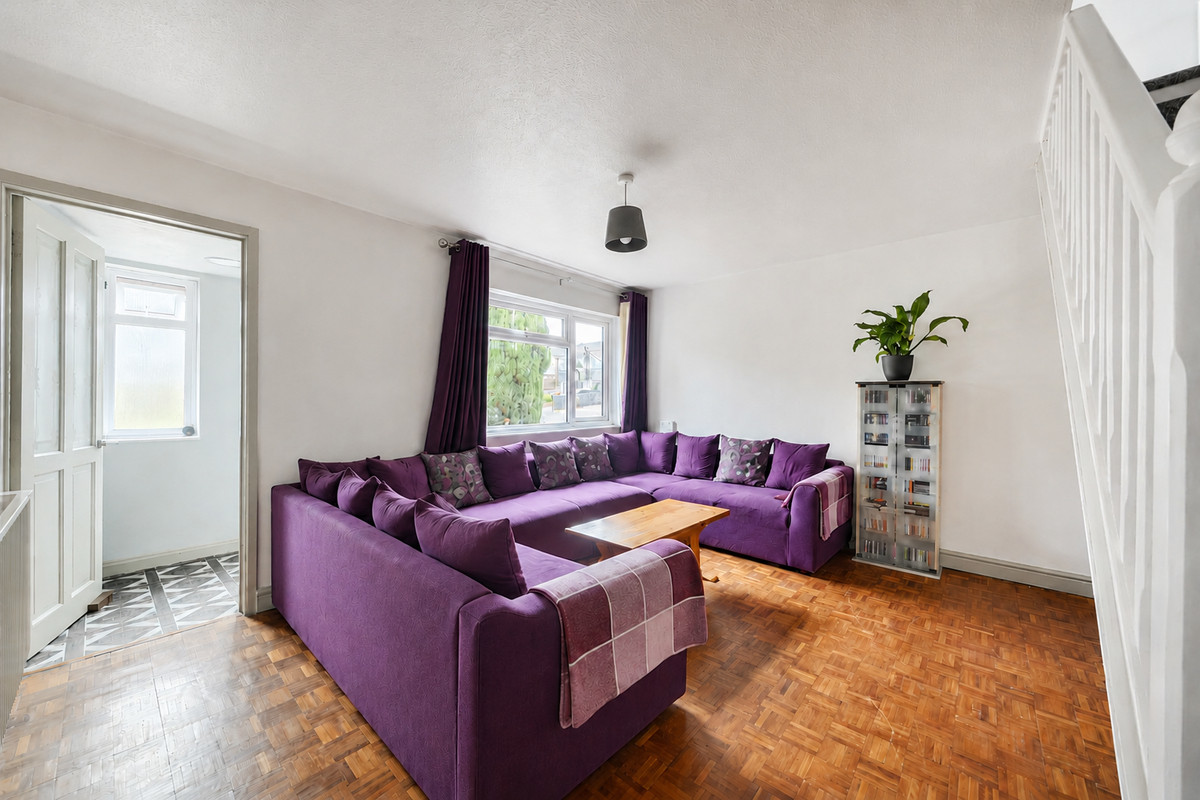 Falkland Garth, Newbury, RG14, photo 15