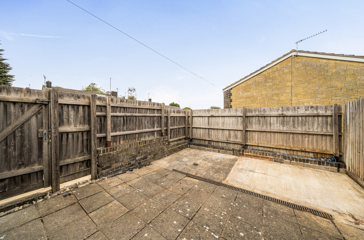 Falkland Garth, Newbury, RG14, photo 20
