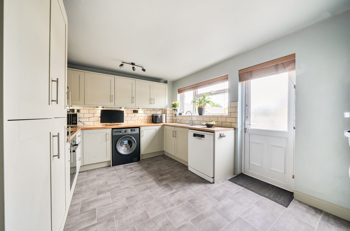 Falkland Garth, Newbury, RG14, photo 18