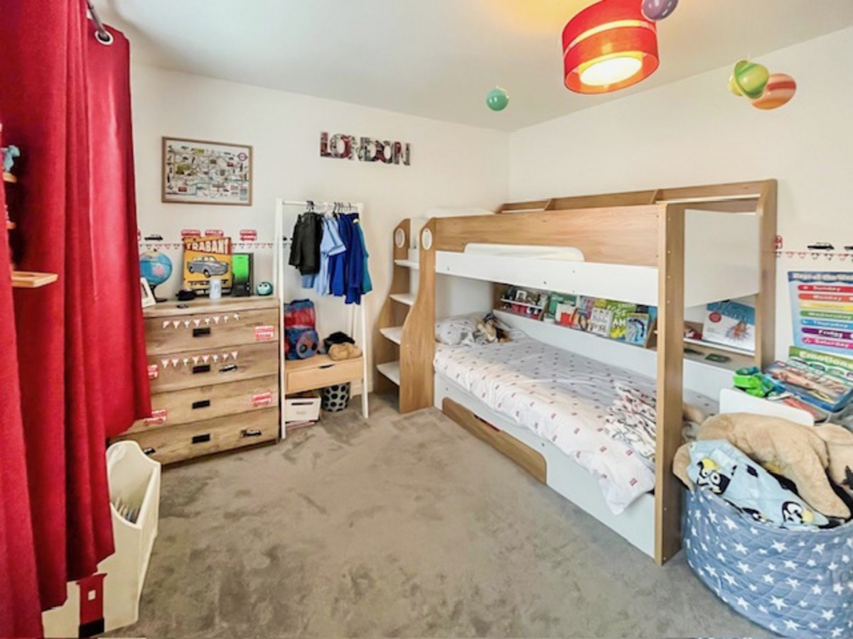 Burgundy Drive, Hemel Hempstead, HP2, photo 13