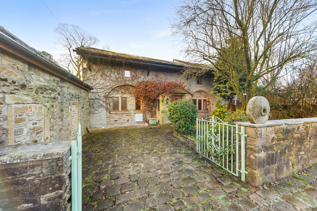 Greenfield Road, Colne, BB8