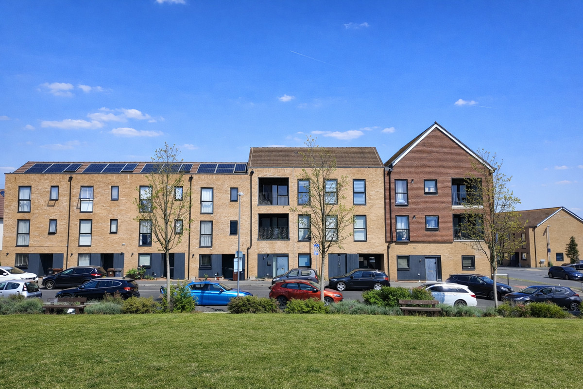 Fullerton Avenue, Dagenham, RM8