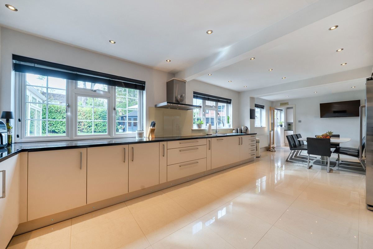 Hall Lane, Yateley, GU46, photo 6