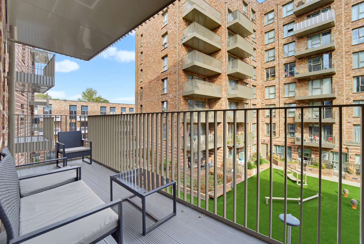 Pembrey Court, London, W3, photo 15