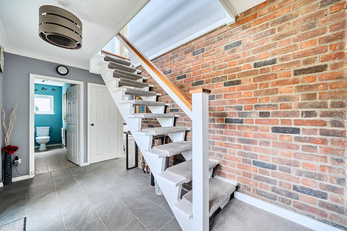Hulfords Lane, Hartley Wintney, RG27, photo 7