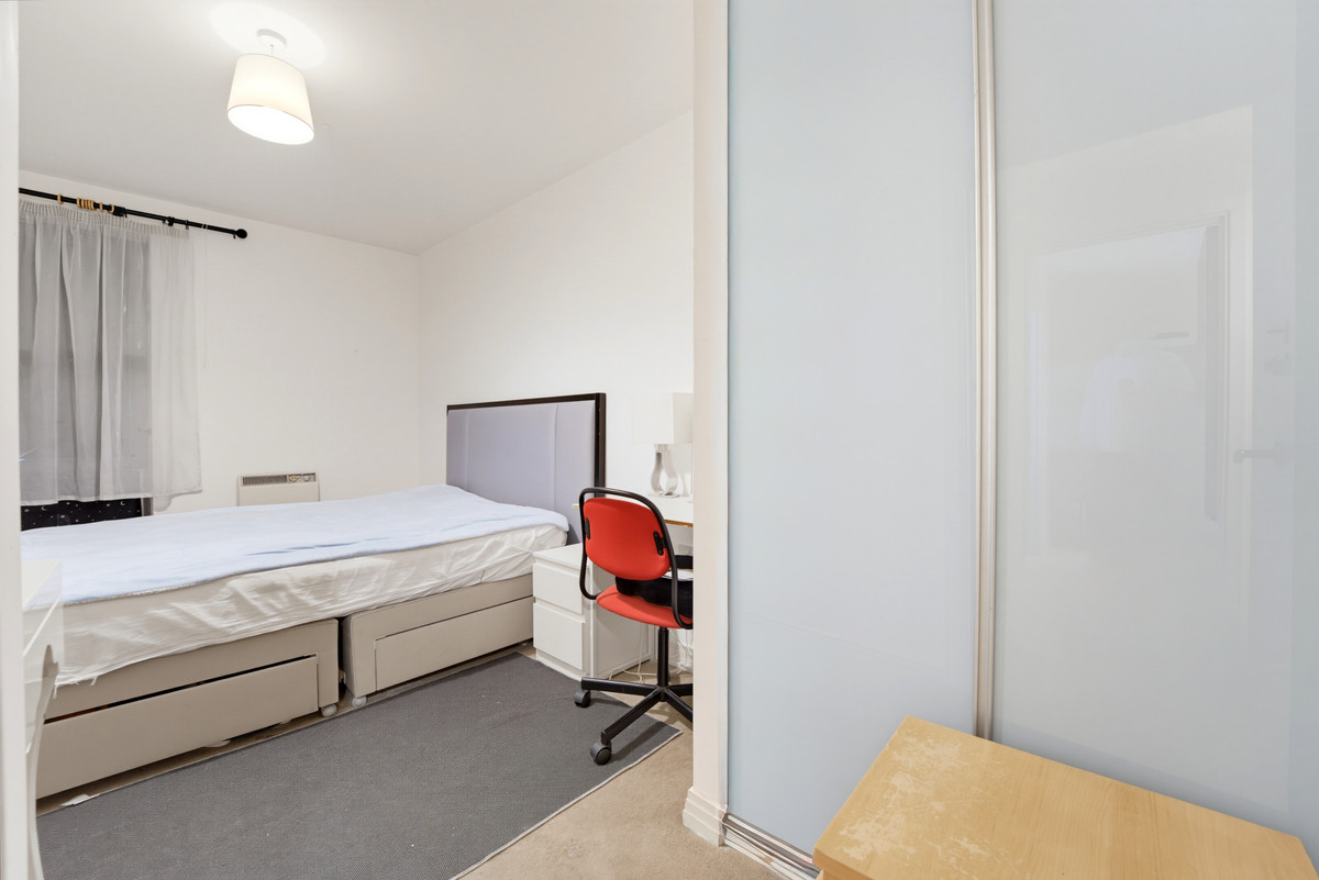 Victoria Road, London, W3, photo 10