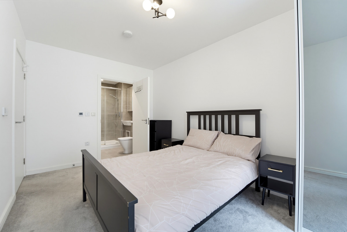 Pembrey Court, London, W3, photo 11