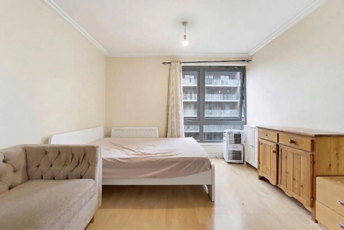 Victoria Road, London, W3, photo 4
