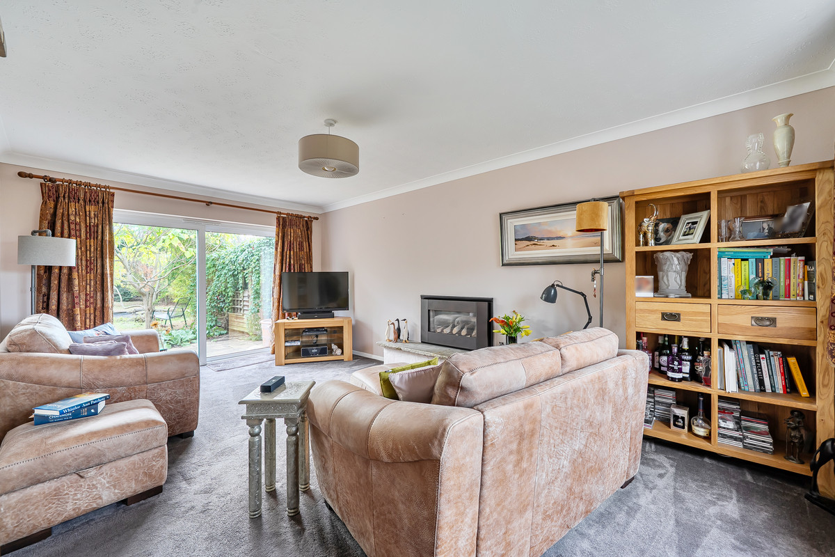 Hulfords Lane, Hartley Wintney, RG27, photo 6