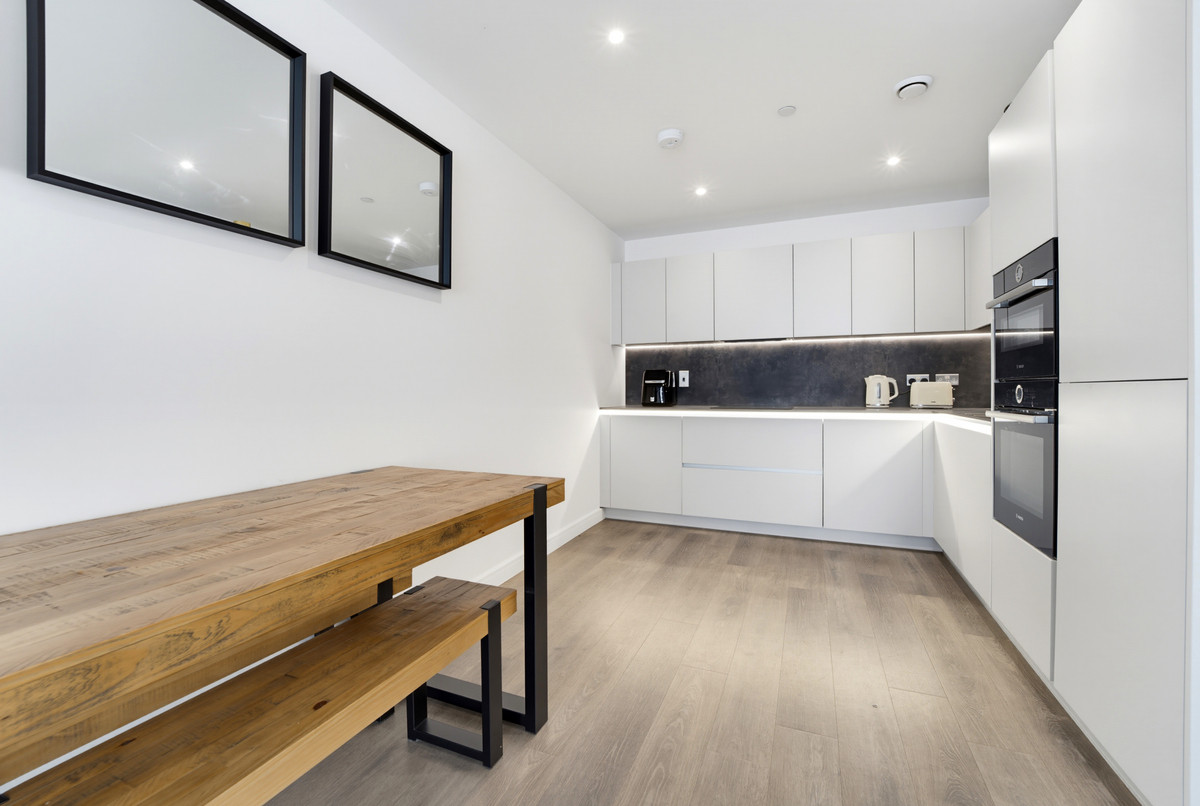 Pembrey Court, London, W3, photo 7