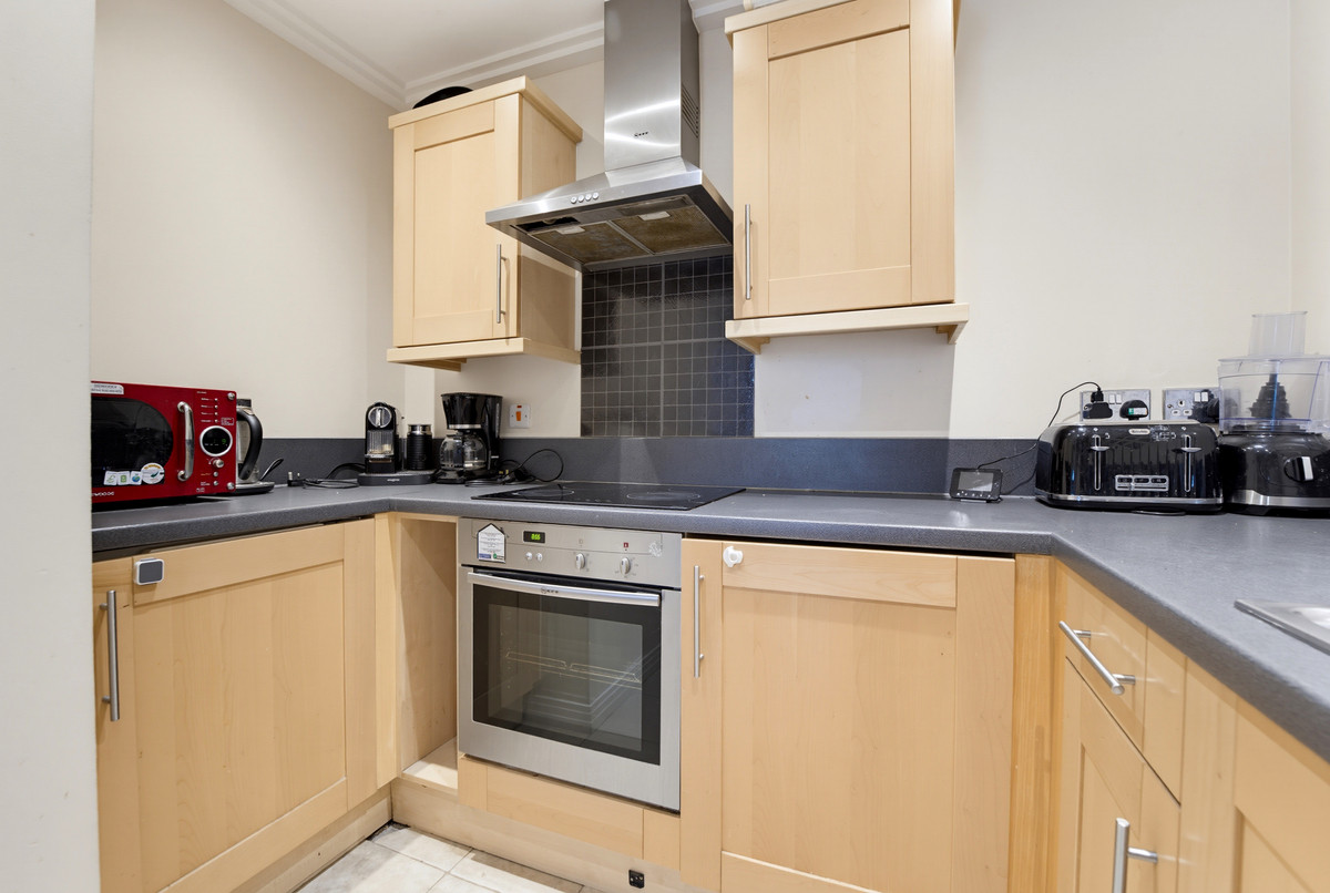 Victoria Road, London, W3, photo 7