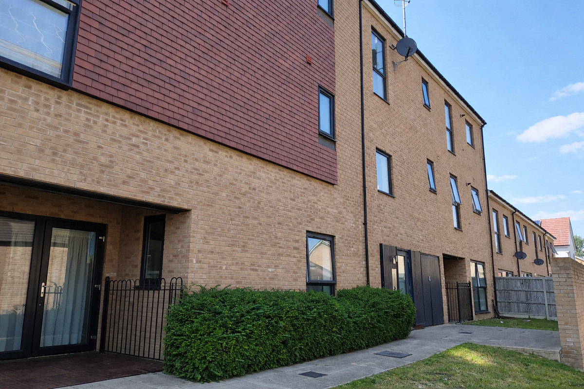 Fullerton Avenue, Dagenham, RM8, photo 6