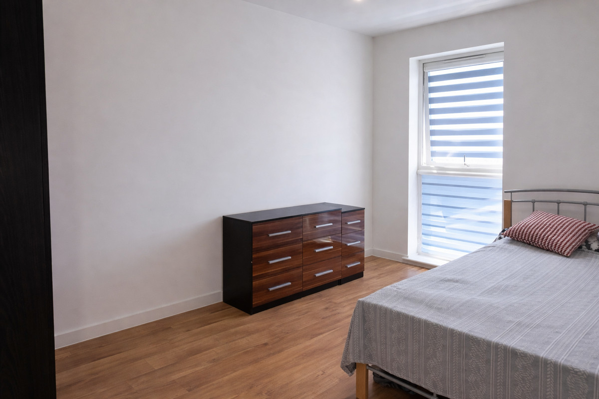 Fullerton Avenue, Dagenham, RM8, photo 17