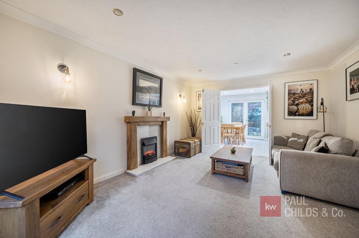 Butler Road, Bagshot, GU19, photo 3