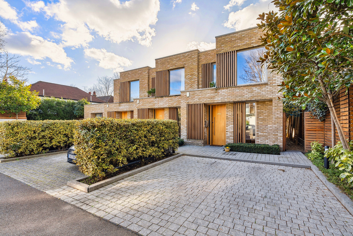 Kingston Road, Teddington, TW11