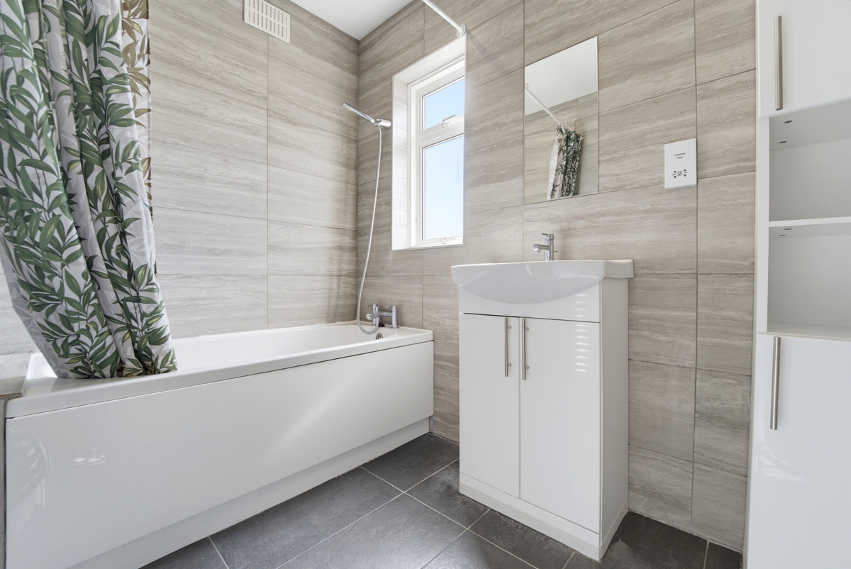 Carlton Avenue West, Wembley, HA0, photo 12