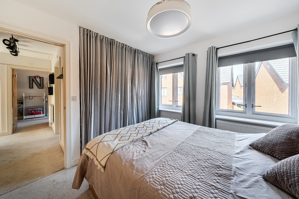 Bullock Crescent, Woking, GU22, photo 7