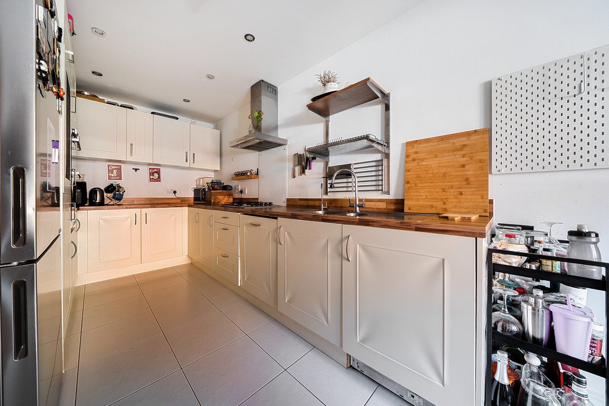 Bullock Crescent, Woking, GU22, photo 4